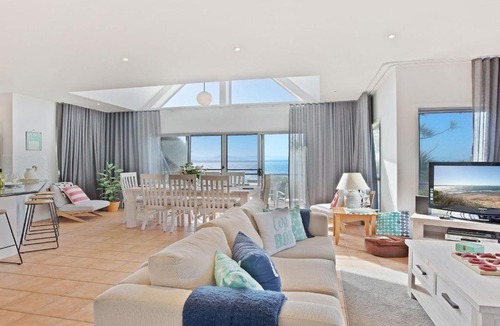 Culburra Beach House | Dolphins Den - panoramic views