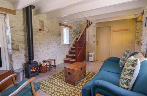 Llandyssiliogogo House | Dolwylan Barn