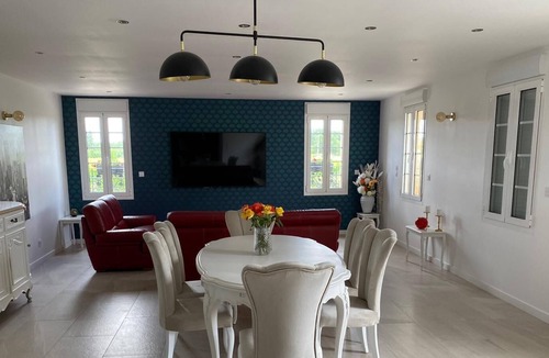 Saint-Louis-De-Montferrand House | DOMAINE DE GUILLEMIN