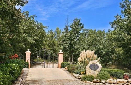 Saint-Maximin-la-Sainte-Baume Cabin | Domaine de Conillières