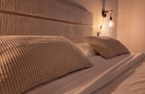 Saint-Saturnin-les-Avignon House | Domaine les Gendalis