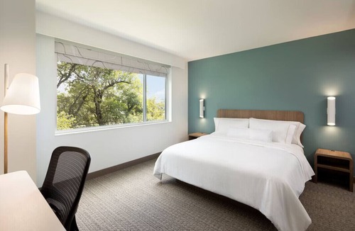 North Burnet Hotel | Domain Adjacent King Suite:Pool/Gym/Free Breakfast