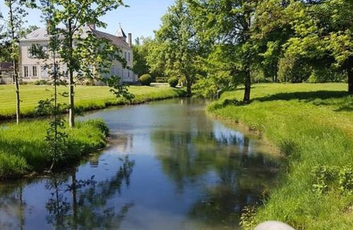 Chatelraould-Saint-Louvent Villa | Domaine de Beaucamp