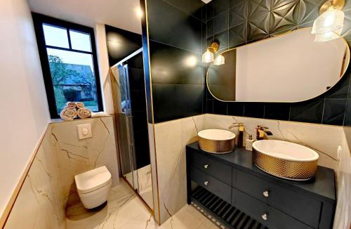 Saint-Quentin-sur-le-Homme Apartment | Domaine de L'isle Maniere