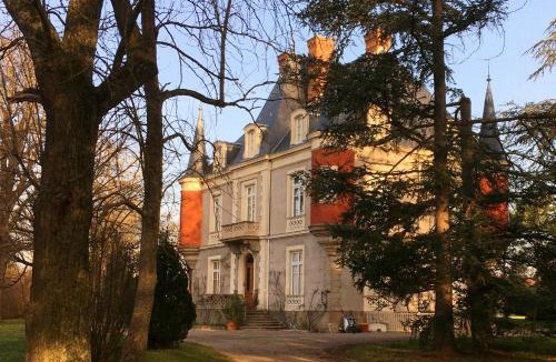 Sainte-Agathe-la-Bouteresse Bed & Breakfast | Domaine du Perrier