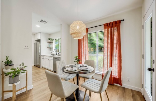 McNeil House | Domain Fully Furnished 2B/2B/Private Fenced yard