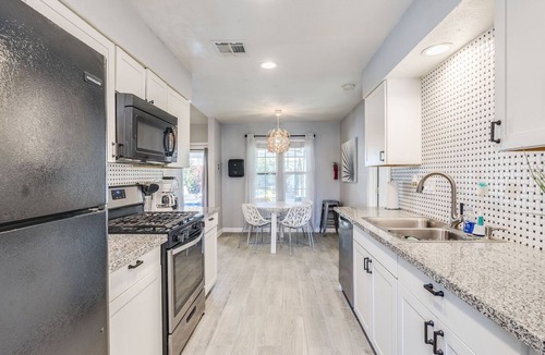 Scofield Farms House | Domain/Heated Pool/Spa/Billiard Table/Foosball/Arcade/4BR/9Beds