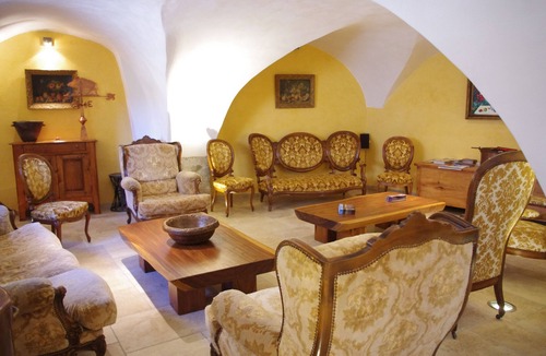 Redortiers Apartment | Domain of Aubignane!