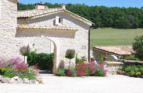 Redortiers Apartment | Domain of Aubignane!