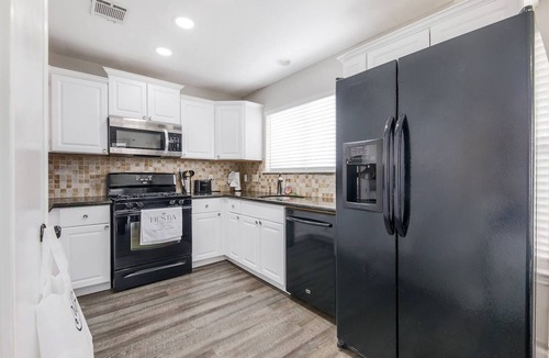 Milwood House | Domain & Tech Hub | Pet-Friendly Stay+Free Parking
