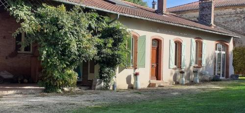 Leguevin Bed & Breakfast | Domaine Agricole de Labarthe