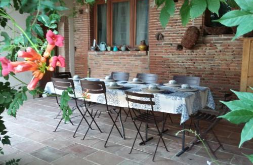 Leguevin Bed & Breakfast | Domaine Agricole de Labarthe