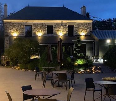 Livry House | Domaine Albizia