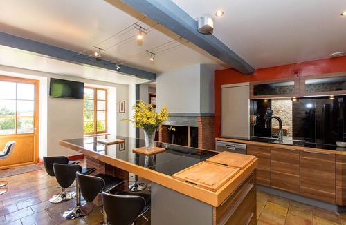 Montmaur House | * DOMAINE ANGUYALES *