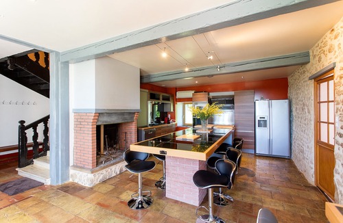 Montmaur House | * DOMAINE ANGUYALES *