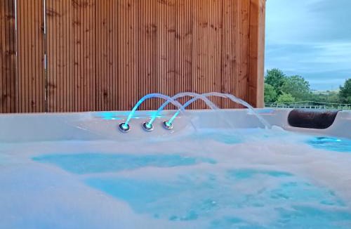 Rouilly-Sacey House | Domaine bulle étoilée