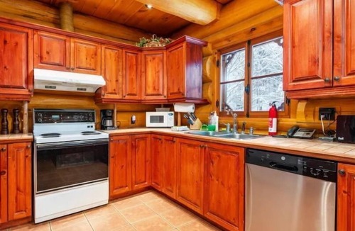 Grenville-sur-la-Rouge Ski Chalet | Domaine La Cedriere.