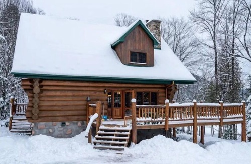 Grenville-sur-la-Rouge Ski Chalet | Domaine La Cedriere.