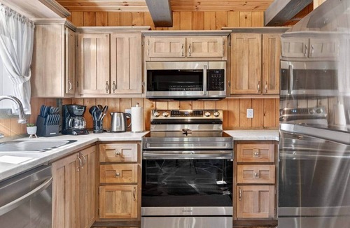 Saint-Alexis-des-Monts Ski Chalet | Domaine Rivière Sacacomie - Le Cardinal