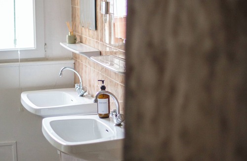 Laroque-de-Fa Bed & Breakfast | Domaine Castelnaut gîte et château