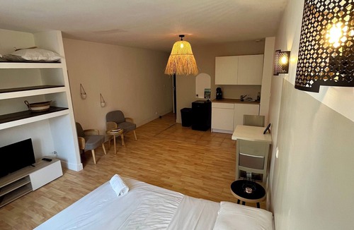 Montferrat Hotel | Domaine Chloe du lac