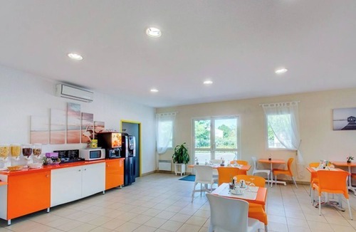 Colombiers Ski Chalet | Domaine d'Enserune M3P6