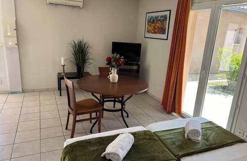 Chateauneuf-sur-Isere Resort | Domaine d'Agrippa