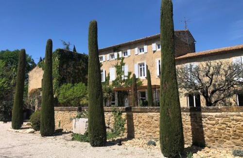 Entraigues-sur-la-Sorgue House | Domaine de la Dragonette Mas from the 18th century in the heart of Provence- Lubéron-Avignon
