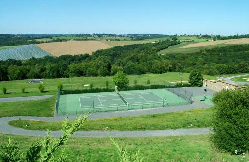 Saint-Medard-d'Excideuil Hotel | Domaine d'Essendiéras