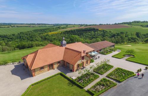 Saint-Medard-d'Excideuil Hotel | Domaine d'Essendiéras