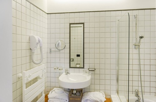 Langogne Hotel | Domaine De Barres