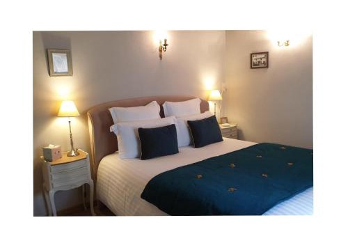 Monts-sur-Guesnes Bed & Breakfast | Domaine de Bourgville