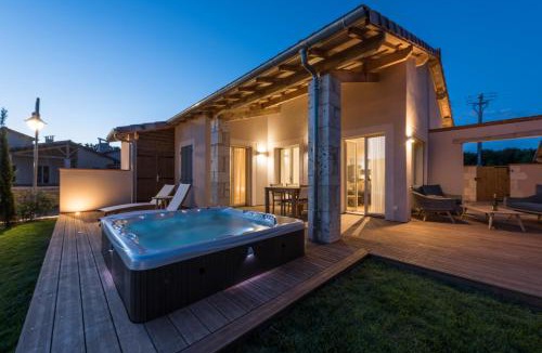 Castelnau-de-Montmiral Villa | Domaine de la durantie - villa avec jacuzzi