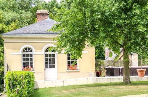 Fresneaux-Montchevreuil House | Domaine de Montchevreuil