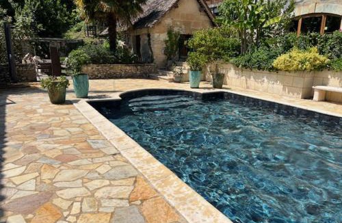 Saint-Front-de-Pradoux House | Domaine de Beaufort