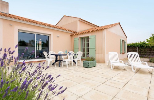 Saint-Jean-de-Monts House | Domaine de Vertmarines by Interhome