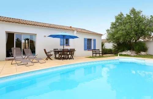 Saint-Jean-de-Monts House | Domaine de Vertmarines by Interhome