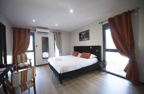 Saint-Medard-d'Eyrans Hotel | Domaine de Larchey