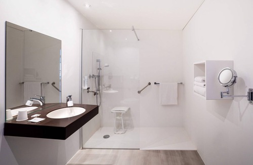Pommiers-la-Placette Hotel | Domaine de Charmeil