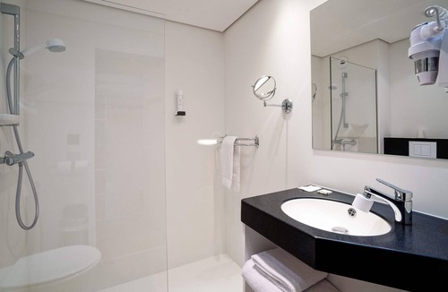 Pommiers-la-Placette Hotel | Domaine de Charmeil
