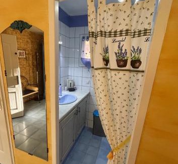 Montagnac-Montpezat Bed & Breakfast | Domaine De JI