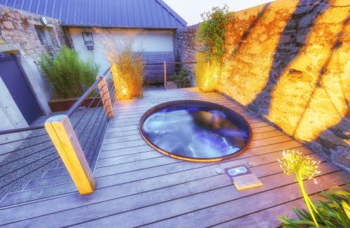 Plonevez-Porzay House | Domaine de Kerantroad