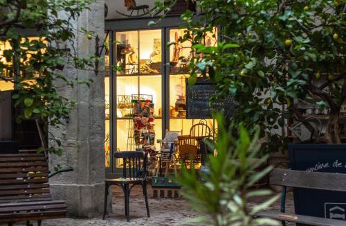 Saint-Laurent-du-Pape Bed & Breakfast | Domaine de l'Amiral