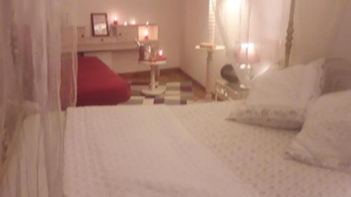 Sainte-Gemme-d'Andigne Bed & Breakfast | Domaine de la Cour