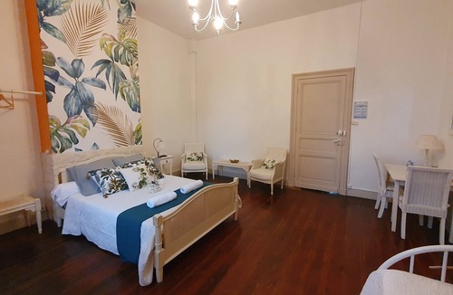 Razimet House | Domaine De l Ourbise