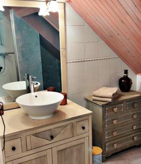 Damparis Bed & Breakfast | Domaine de la Borde