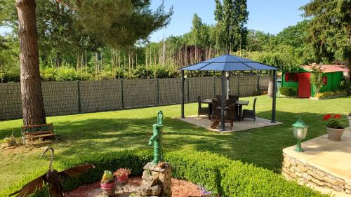 Siorac-en-Perigord House | Domaine de la Dame Blanche