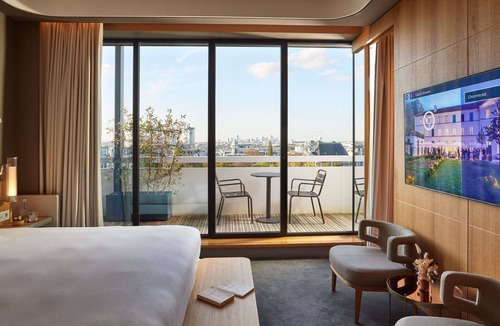 Issy-les-Moulineaux Hotel | Domaine de la Reine Margot Paris-Issy - MGallery Collection