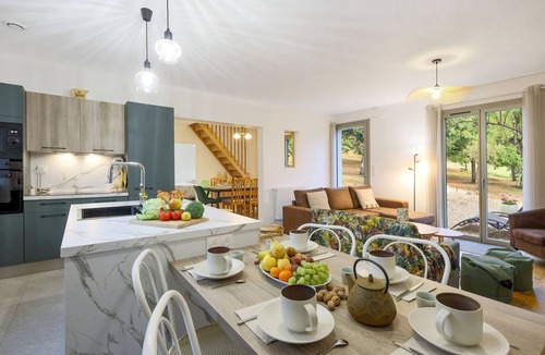 Montignac House | DOMAINE DE LA BORIA gîte in the heart of 13ha of nature facing the hill of Lascaux