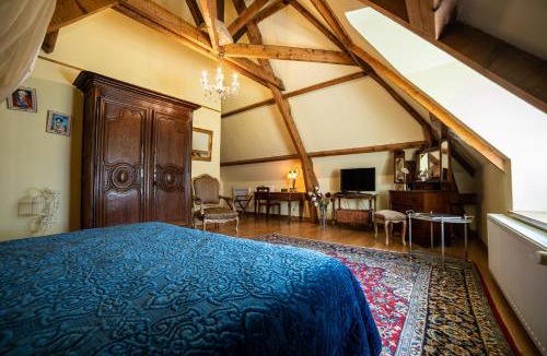 Saint-Pierre-Canivet Bed & Breakfast | Domaine De La Tour